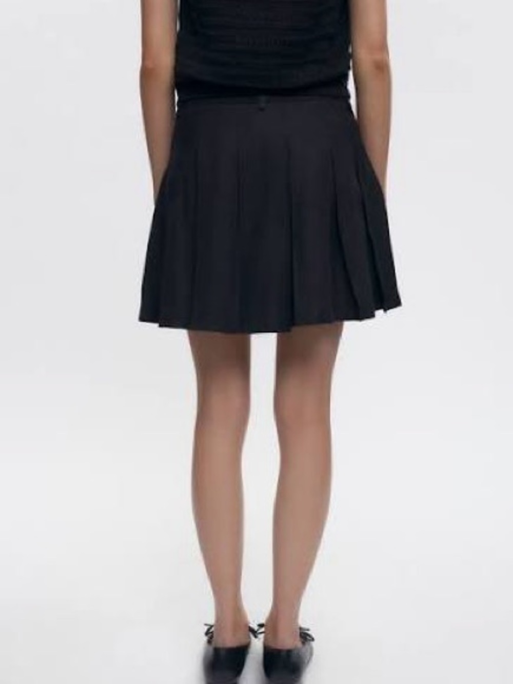 Kotn Dendera Black Twill Pleated Mini Skort size 4 - Picture 2 of 7